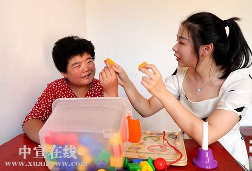 国产情侣大香蕉,甜蜜瞬间,浪漫满溢